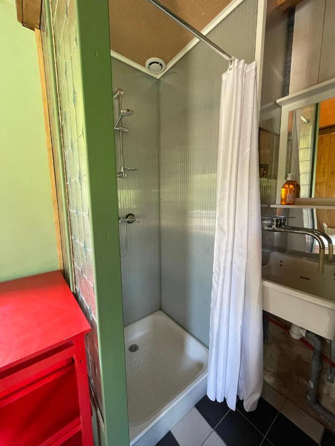 Jolie Cabane Avec Jacuzzi Pour Les Amoureux De La Nature Tullins エクステリア 写真